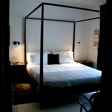 Bed & Breakfast The Iconic